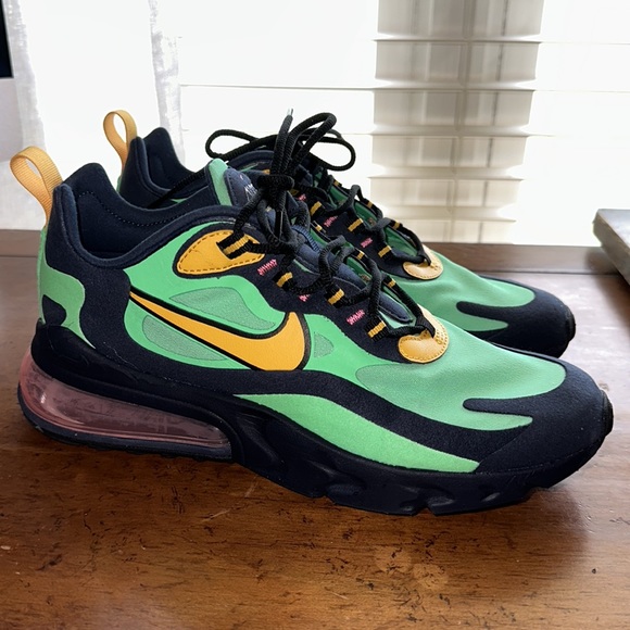 Women’s Airmax 270 React - Picture 1 of 4